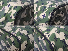 Load image into Gallery viewer, 新品同様 LOUIS VUITTON ルイヴィトン ×村上隆 キーポルバンドリエール55 モノグラムモフラージュ M95774 ゴールド金具 中古4c069918