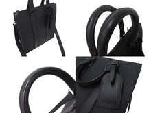 Load image into Gallery viewer, LOUIS VUITTON ルイヴィトン ショルダーバッグ トリヨン サックプラ クロス M21884 ブラック 美品 中古 4c070572
