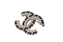 Load image into Gallery viewer, CHANEL シャネル ブローチ アクセサリー ココマーク メタル ラインストーン レザー F21V刻印 ゴールド ブラック 美品 中古 4c070599
