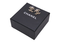 Load image into Gallery viewer, CHANEL シャネル ココマーク 両耳ピアス ラインストーン アクセサリー C20刻印 メタル ラインストーン ゴールド 美品 中古 4c070600
