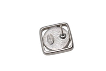 Load image into Gallery viewer, CHANEL シャネル 両耳ピアス ココマーク パール ラインストーン F20S刻印 メタル シルバー ベージュ シルバー金具 美品 中古 4c070601