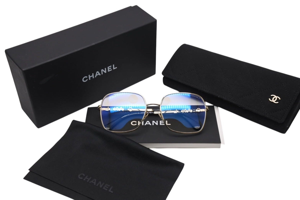 新品未使用 CHANEL シャネル サングラス スクエア シェイプ 新品未使用 CHANEL シャネル サングラス スクエア シェイプ