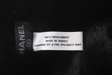 Load image into Gallery viewer, CHANEL シャネル デカココマーク ラパンネックウォーマー マフラー フランス製 ラパン ブラック ホワイト 美品 中古 4c070623