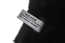 Load image into Gallery viewer, CHANEL シャネル デカココマーク ラパンネックウォーマー マフラー フランス製 ラパン ブラック ホワイト 美品 中古 4c070623
