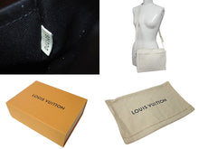 Load image into Gallery viewer, 極美品 LOUIS VUITTON ルイヴィトン ソフトトランク ショルダーバッグ ホワイト M53287 ヴァージル初期 トリヨン 中古 4c070887