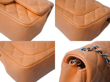 Load image into Gallery viewer, 極美品 CHANEL シャネル 横長 20cm ショルダーバッグ A69900 31番台 ミニマトラッセショルダーチェーン オレンジ ラムスキン 中古 4c070888