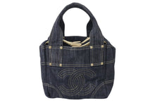 Load image into Gallery viewer, CHANEL シャネル スパークリングデニム ココマーク ハンドバッグ トートバッグ ネイビー ベージュ ゴールド 美品 中古 4c070901