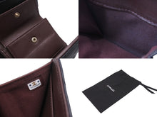 Load image into Gallery viewer, 極美品 CHANEL シャネル クラシック スモール フラップ ウォレット 三つ折り財布 ランダム キャビアスキン ブラック 美品 中古 4c070910
