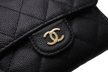 Load image into Gallery viewer, 極美品 CHANEL シャネル クラシック スモール フラップ ウォレット 三つ折り財布 ランダム キャビアスキン ブラック 美品 中古 4c070910