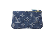 Load image into Gallery viewer, 新品未使用 LOUIS VUITTON ルイヴィトン ポシェット クレ コインケース M95343 モノグラム デニム ブルー 中古 4c070911