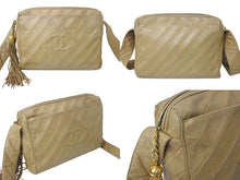 Load image into Gallery viewer, CHANEL シャネル ショルダーバッグ 3番台 ココマーク フリンジ ステッチ ベージュ レザー ゴールド金具 美品 中古 4c070936