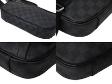 Load image into Gallery viewer, 極美品 LOUIS VUITTON ルイヴィトン Damier Graphite ダミエ・グラフィット Ambler アンブレール ボディバッグ N41289 ICチップ 中古 4c070955