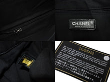 Load image into Gallery viewer, CHANEL シャネル ワイルドステッチ ワンショルダーバッグ ブラック ラムスキン 11番台 ココマーク シルバー金具 美品 中古 4c070963