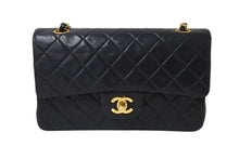 Load image into Gallery viewer, 極美品 CHANEL シャネル マトラッセ23 Wフラップ チェーン ショルダーバッグ ラムスキン 4番台 ブラック ゴールド金具 中古 4c070971