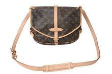 Load image into Gallery viewer, 新品同様 LOUIS VUITTON ルイヴィトン ソミュール30 ショルダーバッグ ブラウン モノグラム ロゴ 斜めがけ M42256 中古 4c070978