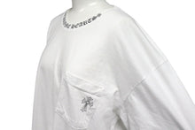 Load image into Gallery viewer, Chrome hearts クロムハーツ ネックロゴ バッククロスロゴ プリントポケットサイズ XL ホワイト 新型 美品 中古 4c071054