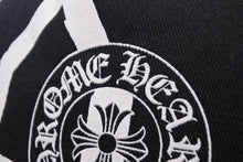 Load image into Gallery viewer, CHROME HEARTS クロムハーツ ドーバーストリートマーケット トラッカーキャップ CHロゴ刺繍 クロスボール シルバー 925 ブラック 美品 中古 4c071072