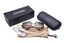 Load image into Gallery viewer, 極美品 CHANEL シャネル リムレスサングラス 4104-B C.125/13 サイズ62◻︎15 120 ラインストーン ココマーク ブラウン 中古 4c071271