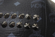 Load image into Gallery viewer, 新品同様 MCM エムシーエム モノグラムヴィセトス柄 スタッズ キャップ 帽子 AP9745 PVC ブラック 中古 4c071450