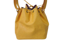 Load image into Gallery viewer, LOUIS VUITTON ルイヴィトン エピ プチノエ ショルダーバッグ M44109 エピレザー イエロー ゴールド金具 良品 中古 4c071480