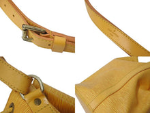 Load image into Gallery viewer, LOUIS VUITTON ルイヴィトン エピ プチノエ ショルダーバッグ M44109 エピレザー イエロー ゴールド金具 良品 中古 4c071480