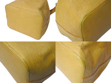 Load image into Gallery viewer, LOUIS VUITTON ルイヴィトン エピ プチノエ ショルダーバッグ M44109 エピレザー イエロー ゴールド金具 良品 中古 4c071480