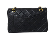 Load image into Gallery viewer, CHANEL シャネル マトラッセ23 Wフラップ チェーン ショルダーバッグ ラムスキン 1番台 ブラック ゴールド金具 美品 中古 4c071594
