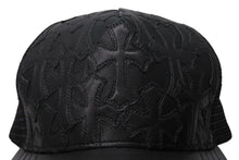 Load image into Gallery viewer, CHROME HEARTS クロムハーツトラッカーキャップ クロスパッチ セメタリー クロスボール シルバー 925 ブラック 美品 中古 4c071659