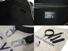 Load image into Gallery viewer, 新品未使用 LOUIS VUITTON ルイヴィトン LV × TM キーポル・バンドリエール 50 マルチカラー ブラック 村上隆 M13745 シルバー金具 中古 4c074329