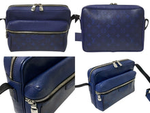 Load image into Gallery viewer, LOUIS VUITTON ルイヴィトン アウトドアメッセンジャーPM タイガラマ コバルト ショルダーバッグ M30242 PVC レザー 美品 中古 4c074518