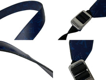 Load image into Gallery viewer, LOUIS VUITTON ルイヴィトン アウトドアメッセンジャーPM タイガラマ コバルト ショルダーバッグ M30242 PVC レザー 美品 中古 4c074518