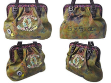 Load image into Gallery viewer, 極美品 CHANEL シャネル エンブロイダリー グラフィティ がま口 ハンドバッグ カーキ A92791 アンティークシルバー金具 中古 4c075056