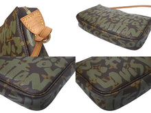 Load image into Gallery viewer, LOUIS VUITTON ルイヴィトン ポシェットアクセソワールモノグラムグラフィティ M92191 ハンドバッグ カーキ 美品 中古 4c075132