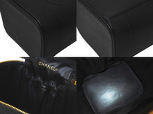 Load image into Gallery viewer, 極美品 CHANEL シャネル バニティ ハンドバッグ ブラック キャビアスキン 3番台 ココマーク ロゴ 小物入れ ゴールド金具 中古 4c075279