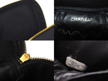 Load image into Gallery viewer, 極美品 CHANEL シャネル バニティ ハンドバッグ ブラック キャビアスキン 3番台 ココマーク ロゴ 小物入れ ゴールド金具 中古 4c075279