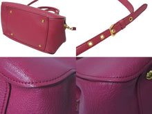 Load image into Gallery viewer, 極美品 MIUMIU ミュウミュウ Mandras マンドラス 2WAYS ハンドバッグ ピンク レザー RL0058 ゴールド金具 中古 4c075377