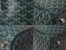 Load image into Gallery viewer, GOYARD ゴヤール クロワジュール 50 ボストンバッグ 2WAY グリーン ヘリンボーン PVC レザー シルバー金具 美品 中古 4c076735