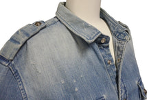Load image into Gallery viewer, 極美品 BALMAIN バルマン エンボスロゴ ダメージデニムシャツ HC030027D JAPAN製 コットン ブルー サイズ40 中古 4c069785