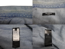 Load image into Gallery viewer, 極美品 BALMAIN バルマン エンボスロゴ ダメージデニムシャツ HC030027D JAPAN製 コットン ブルー サイズ40 中古 4c069785