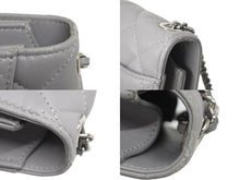 Load image into Gallery viewer, CHANEL シャネル チェーンショルダーバッグ 31番台 ココマーク ラムスキン キルティング グレー シルバー金具 良品 中古 4c070617