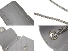 Load image into Gallery viewer, CHANEL シャネル チェーンショルダーバッグ 31番台 ココマーク ラムスキン キルティング グレー シルバー金具 良品 中古 4c070617