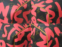 Load image into Gallery viewer, 新品同様 LOUIS VUITTON ルイヴィトン モノグラム グラフティ キーポル50 ボストンバッグ ピンク スプラウス M93698 中古 56380