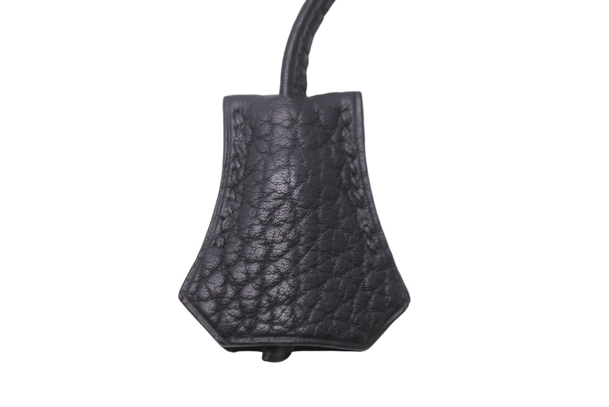 極美品✨ エルメス HERMES チャーム クロシェット　シボ革 136 鍵 HERMES - 本物 新品 エルメス 極希少 SELLIR シルバー カデナ