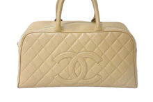 Load image into Gallery viewer, 極美品 CHANEL シャネル マトラッセ ボウリングバッグ 8番台 ココマーク キャビアスキン ベージュ ゴールド金具 中古 58439