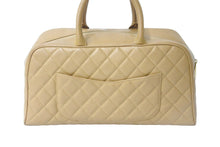 Load image into Gallery viewer, 極美品 CHANEL シャネル マトラッセ ボウリングバッグ 8番台 ココマーク キャビアスキン ベージュ ゴールド金具 中古 58439
