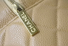 Load image into Gallery viewer, 極美品 CHANEL シャネル マトラッセ ボウリングバッグ 8番台 ココマーク キャビアスキン ベージュ ゴールド金具 中古 58439
