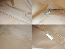 Load image into Gallery viewer, 極美品 CHANEL シャネル マトラッセ ボウリングバッグ 8番台 ココマーク キャビアスキン ベージュ ゴールド金具 中古 58439