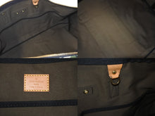 Load image into Gallery viewer, LOUIS VUITTON ルイヴィトン ×村上隆 キーポルバンドリエール55 モノグラムモフラージュ M95774 ゴールド金具 美品 中古 60478