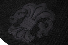 Load image into Gallery viewer, 極美品 CHROME HEARTS クロムハーツ ビーニー ニットキャップ カシミヤ フレアボタン フレアパッチ ブラック 中古 61847