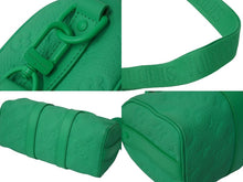 Load image into Gallery viewer, LOUIS VUITTON ルイ ヴィトン キーポルバンドリエール25 2WAYボストンバッグ M20929 トリヨン モノグラム グリーン 美品 中古 62314